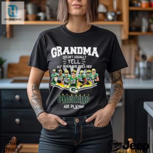 Nfl Grandma Doesnt Usually Yell But When She Does Her Green Bay Packers Are Playing Football Team Signature Shirt hotcouturetrends 1 3