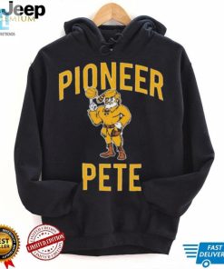 Oakland Golden Grizzlies Pioneer Pete Its In Michigan Shirt hotcouturetrends 1 2