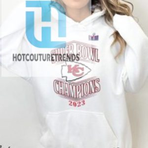 Wear Pour Femmes Par Erin Andrews Debardeur Blanc Kansas City Chiefs Super Bowl Lviii Champions Shirt hotcouturetrends 1 3