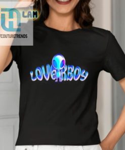 Beam Me Up With This Hilarious Loverboy Alien Tee hotcouturetrends 1 1