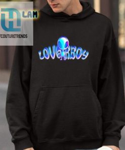 Beam Me Up With This Hilarious Loverboy Alien Tee hotcouturetrends 1 3