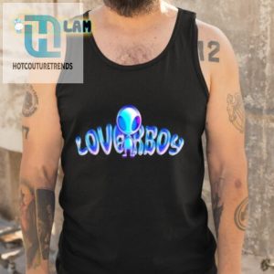 Beam Me Up With This Hilarious Loverboy Alien Tee hotcouturetrends 1 4