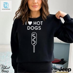 Im On A Roll With This I Heart Hot Dogs Tee hotcouturetrends 1 2