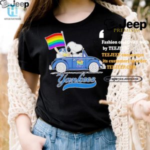 Yankees Pride Snoopy Woodstock Car Tshirt Fun Unique hotcouturetrends 1 3