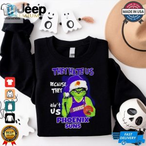 They Hate Us Because They Aint Us Sacramento Kings Grinch 2024 Shirt hotcouturetrends 1 3