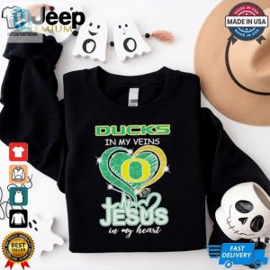 Official Oregon Ducks In My Veins Jesus In My Heart Diamond Heart Shirt hotcouturetrends 1 2