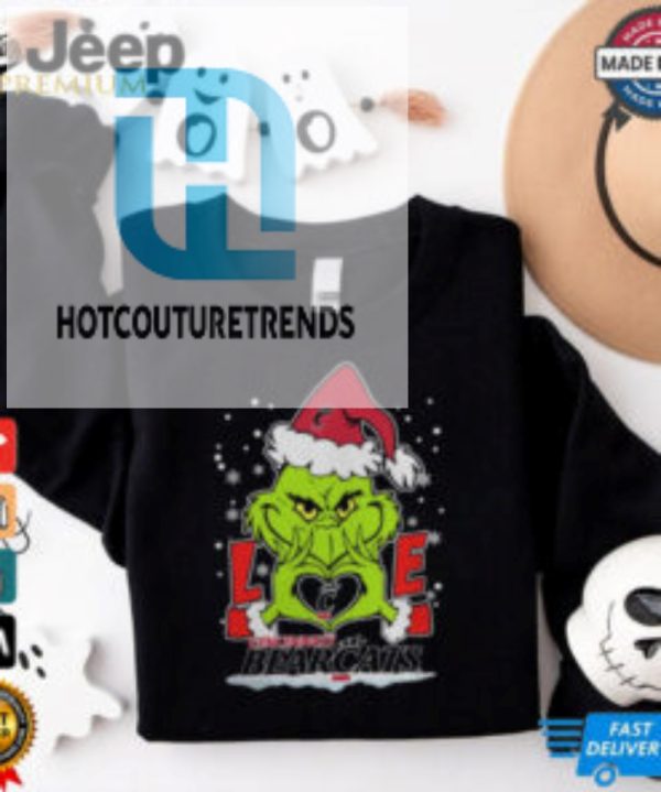 The Grinch Love Heart 2024 Cincinnati Bearcats Football Christmas Shirt hotcouturetrends 1 3